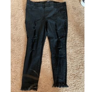 BLACK MIDRISE RIPPED JEAN | Stretchy waist band